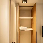 Urban Metro Flats アパート