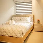 アパート Urban Metro Flats *